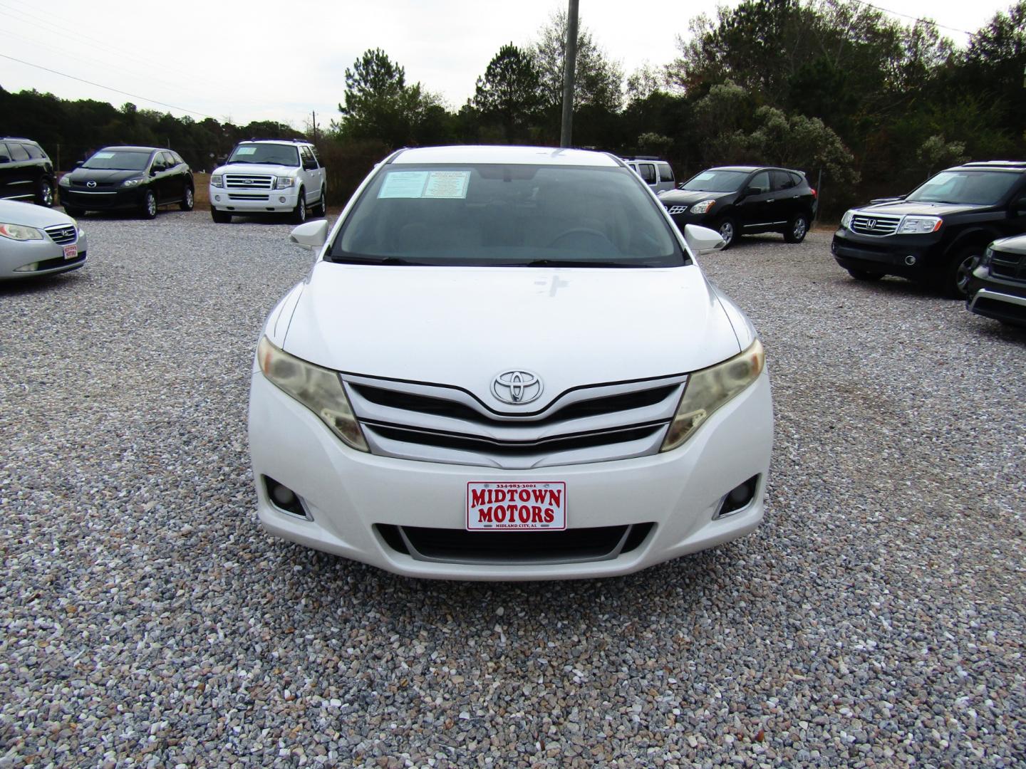 2013 WHITE /Tan Toyota Venza LE V6 FWD (4T3ZK3BB4DU) with an 3.5L V6 DOHC 24V engine, Automatic transmission, located at 15016 S Hwy 231, Midland City, AL, 36350, (334) 983-3001, 31.306210, -85.495277 - Photo#1